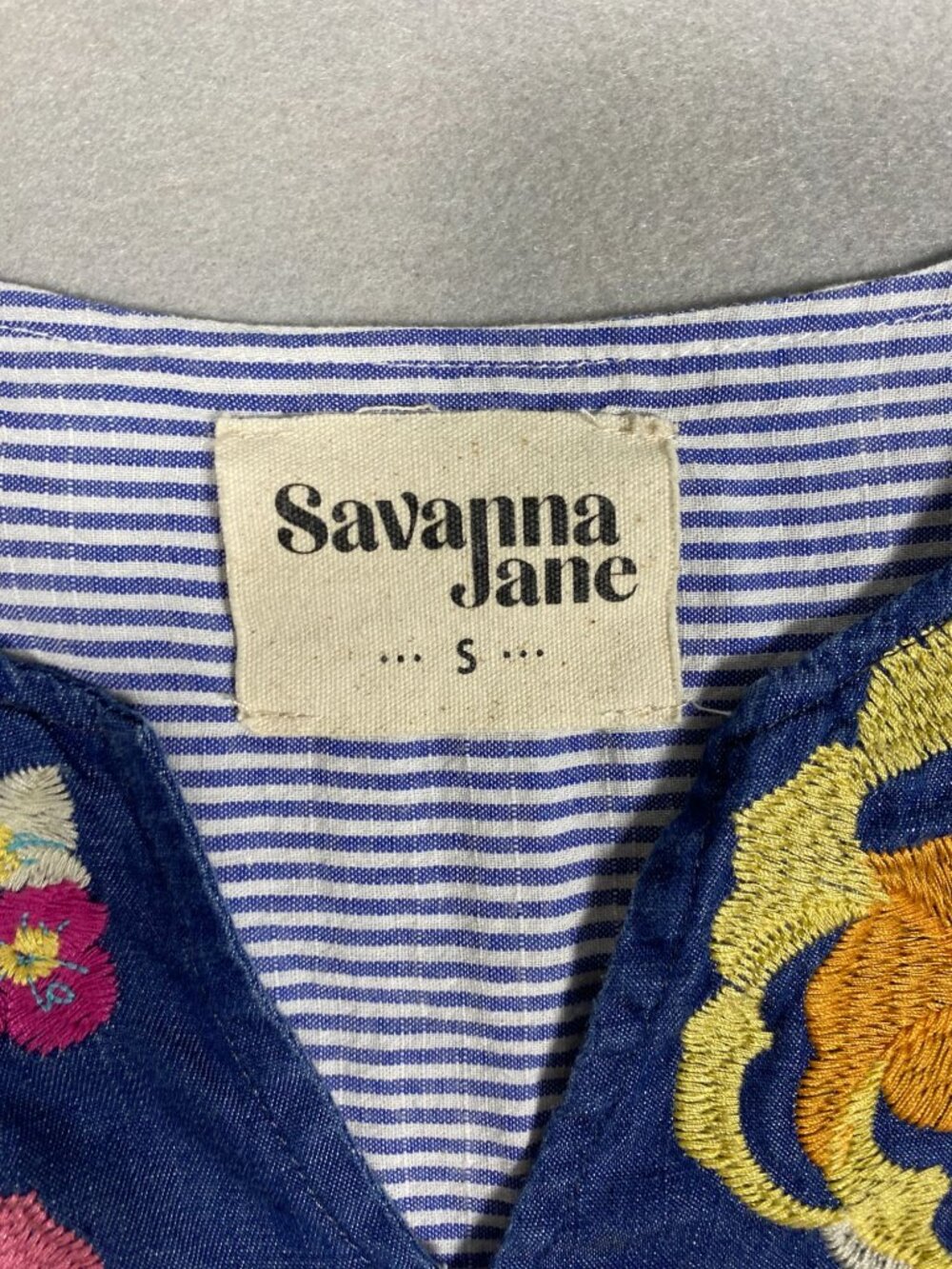Savanna Jane Embroidered Striped Flutter Sleeve Top Blue White Small Cotton Blen - Picture 4 of 7